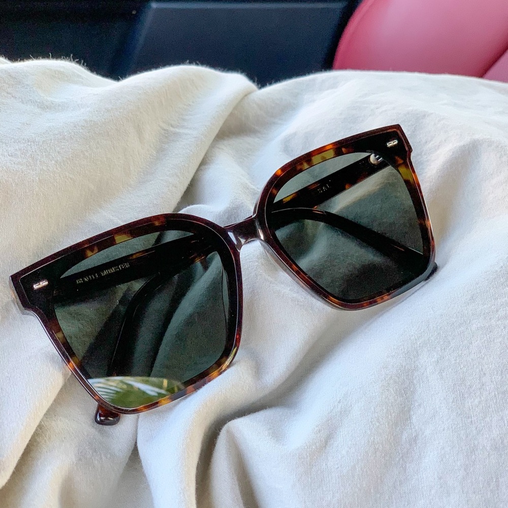 Gentle monster sunglasses SAL T1 square oversized tortoise shell (PRELOVED)